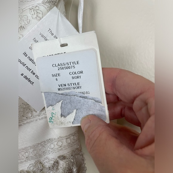 Melissa Sweet Wedding Gown Ivory size 6 - Picture 5 of 10